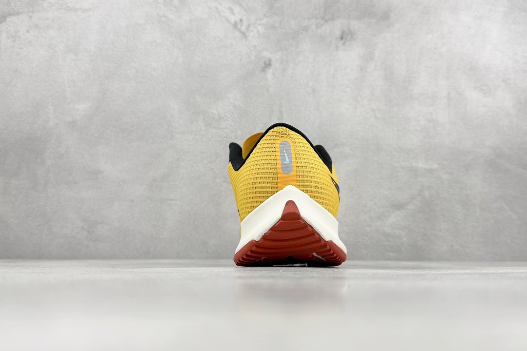 RS版 NIKE AIR Zoom RIVAL Fly 3. 超轻跑步鞋织物减震轻盈跑步鞋 该鞋款专为训