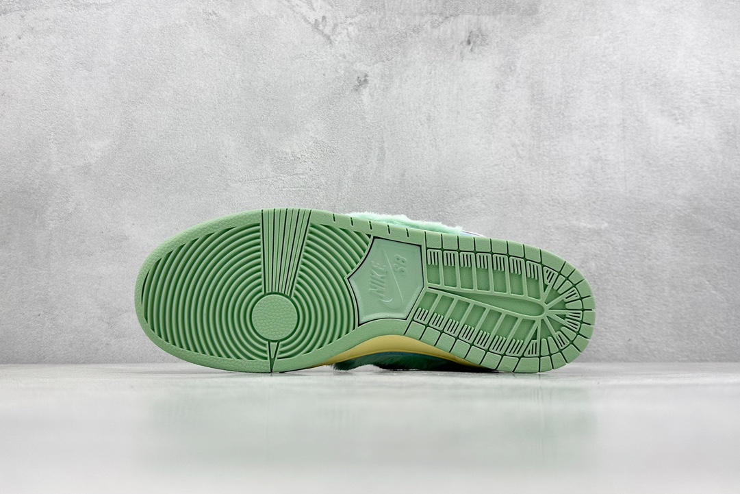 410 S2 Verdy x Nk SB Dunk Low ”Visty” 联名款 SB低帮休闲板鞋  FN6040-400