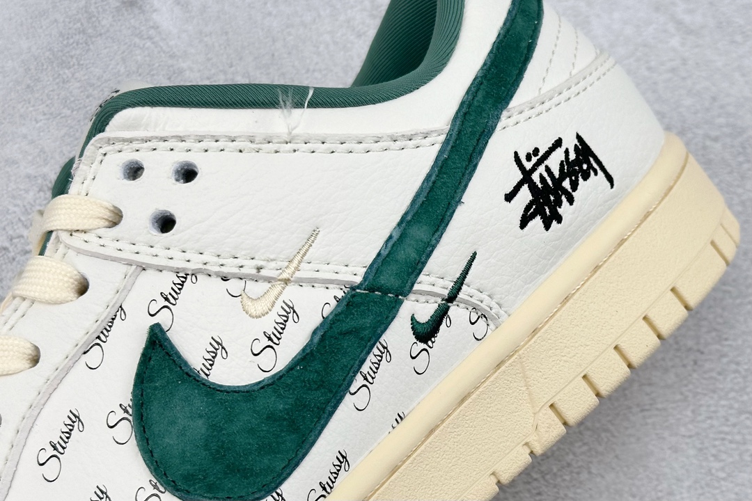 280 Nike SB Dunk Low x Stussy 斯图西米白绿三钩 CF3688-006