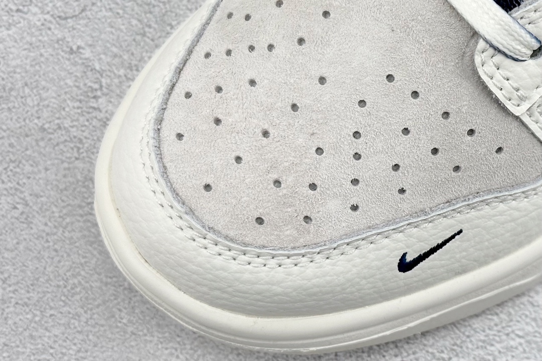 280 Supreme x Nike Dunk Low 米蓝滑板鞋 FC1688-142
