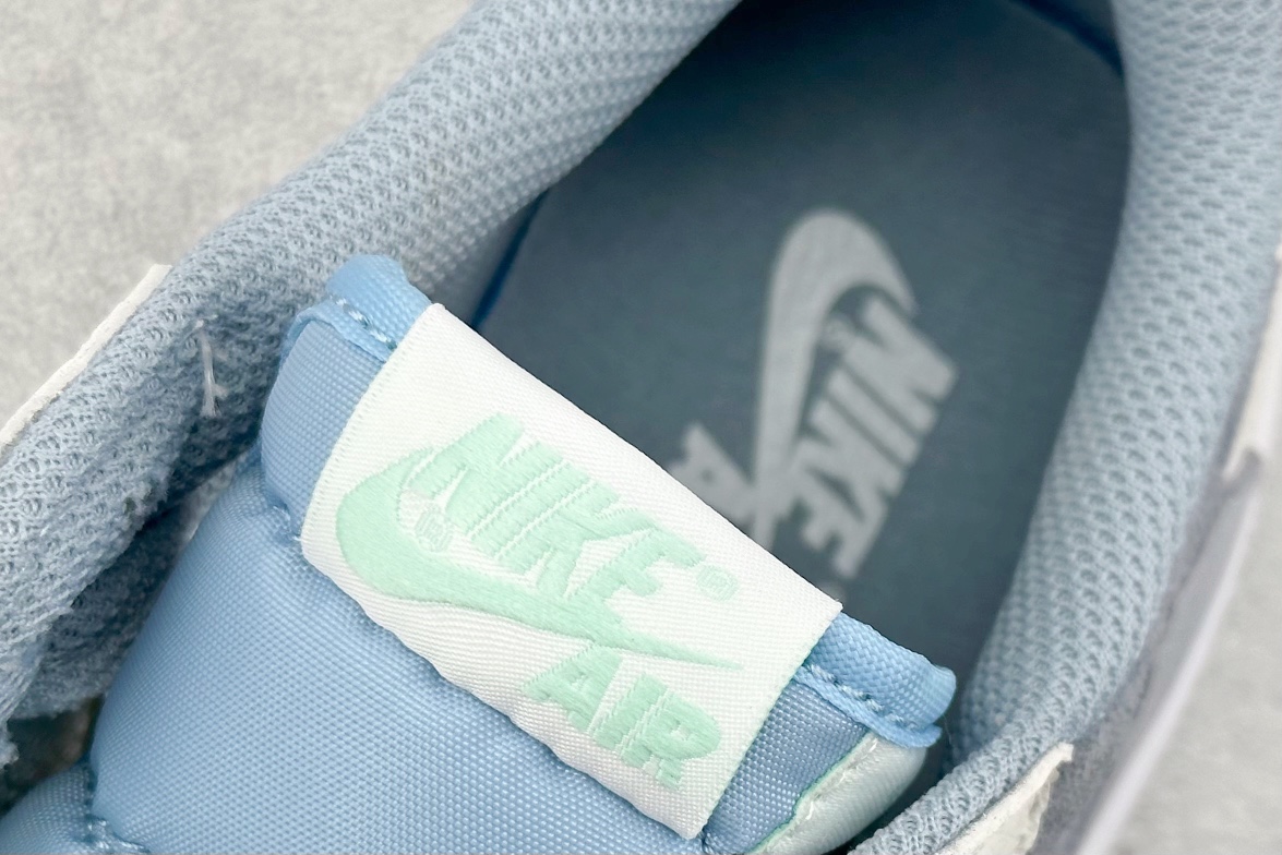220 Travis Scott x Fragment x Air Jordan 1 Low TS联名倒勾低帮板鞋 DM7866-888