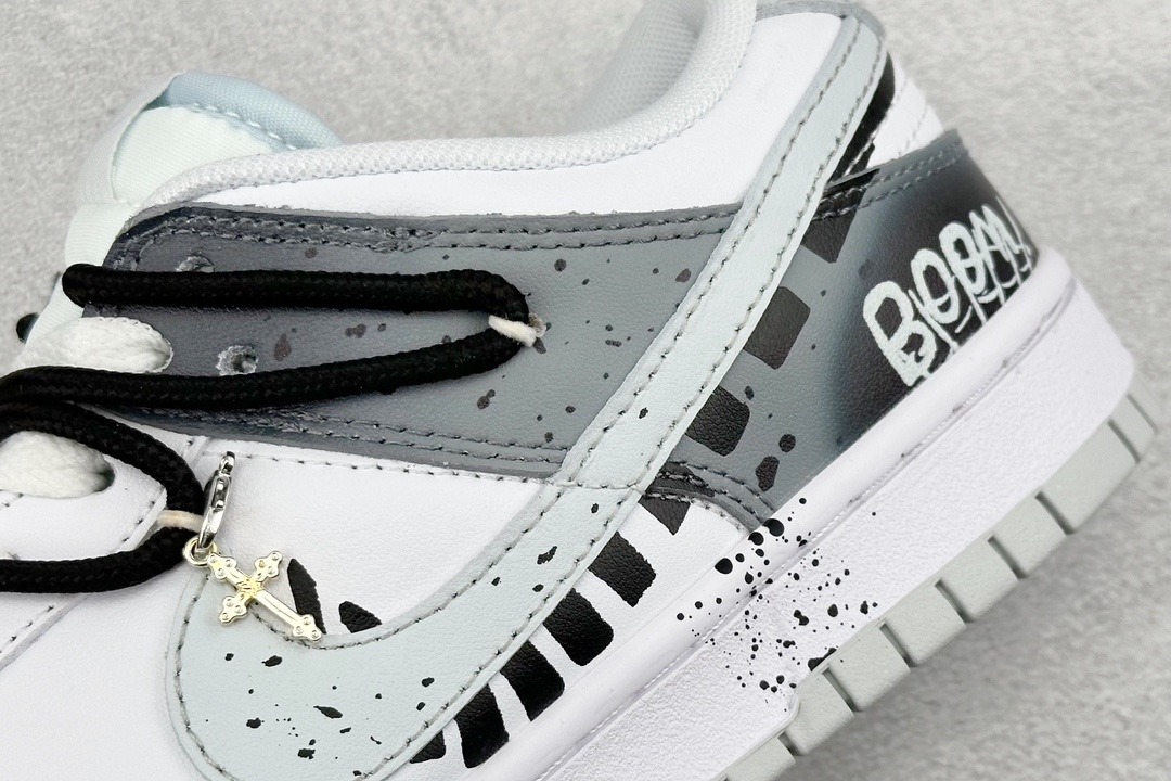 300 DIY版 Nike SB Dunk Low 泼墨涂鸦 双钩 DV0831-101