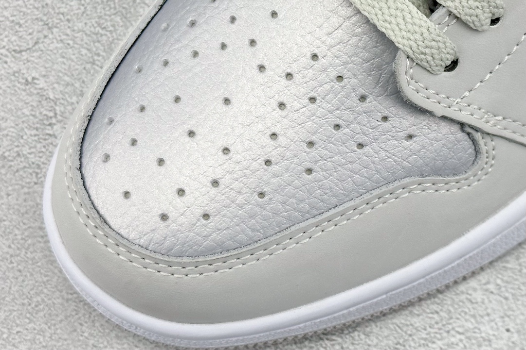 XC版 Jordan Air Jordan 1 Low OG ”Metallic Silver” 银灰色  CZ0790-002