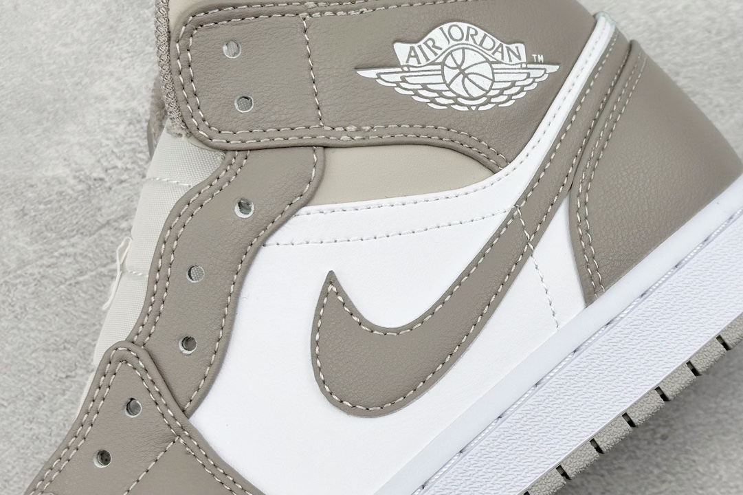 VT性价比 Jordan Air Jordan 1 mid ”linen” 麻布奶油 浅骨色  554724-082