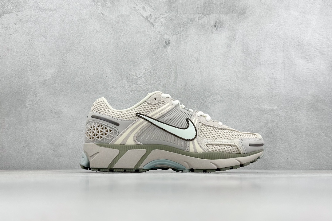 ST版 Nike Air Zoom Vomero 5 浅卡其灰白  FZ3653-104