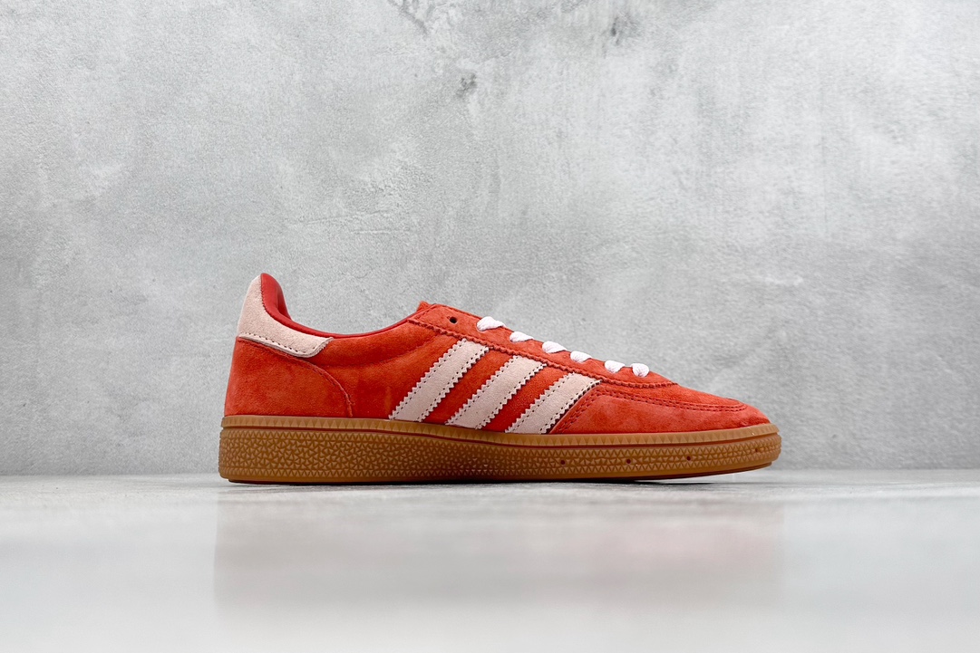 adidas originals Samba Handball Spezial 此款以简约大方的造型设计  IE5894