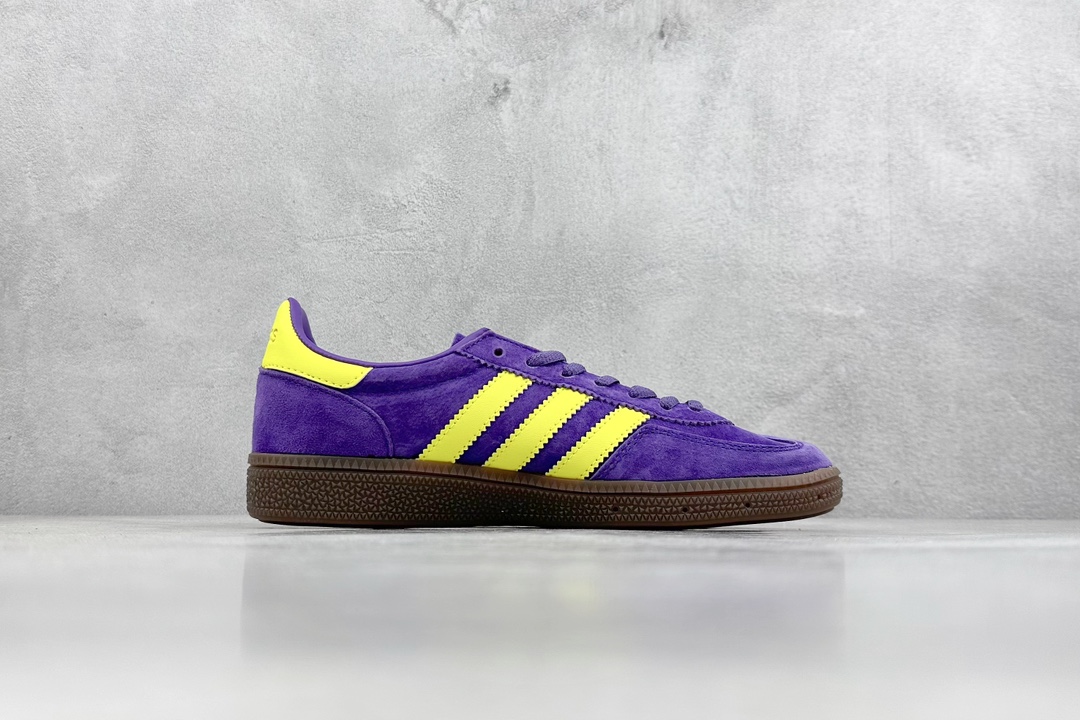 adidas originals Samba Handball Spezial 此款以简约大方的造型设计 GW1398