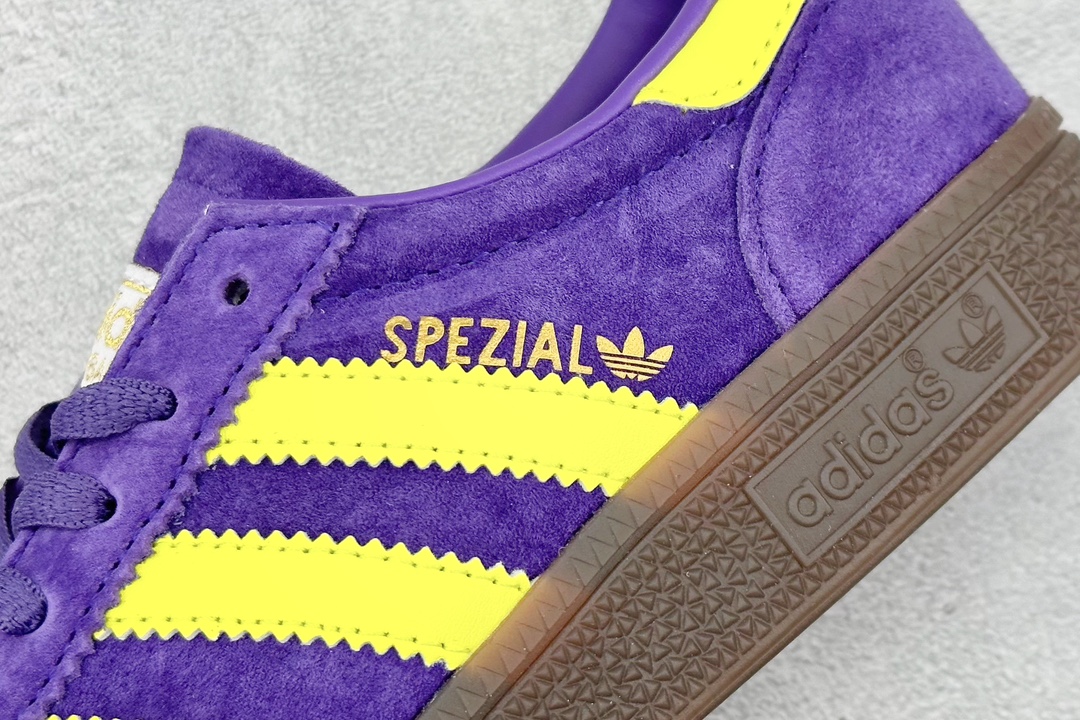 adidas originals Samba Handball Spezial 此款以简约大方的造型设计 GW1398