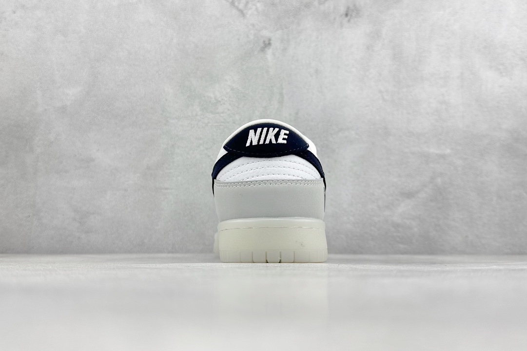 Bape x Nike Dunk Low 此款主张打破传统的工业化流水线设计限制 JH8039-938