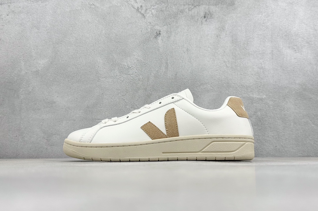 Veja Leather Extra Sneakers 法国国民V字经典小白板鞋