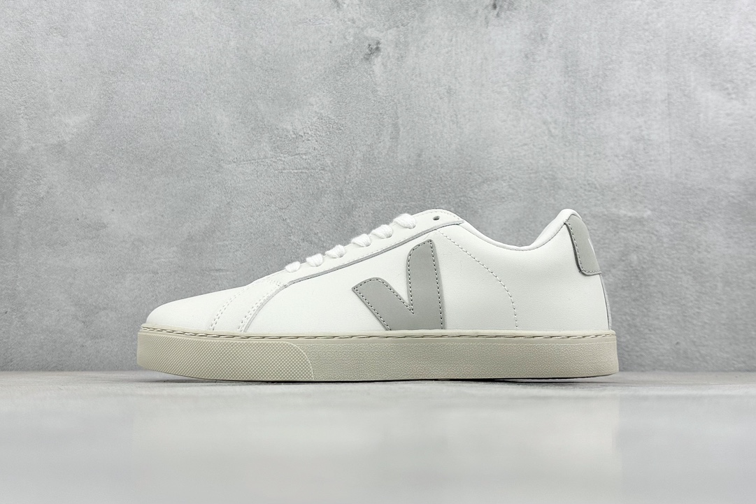 Veja Leather Extra Sneakers 法国国民V字经典小白板鞋