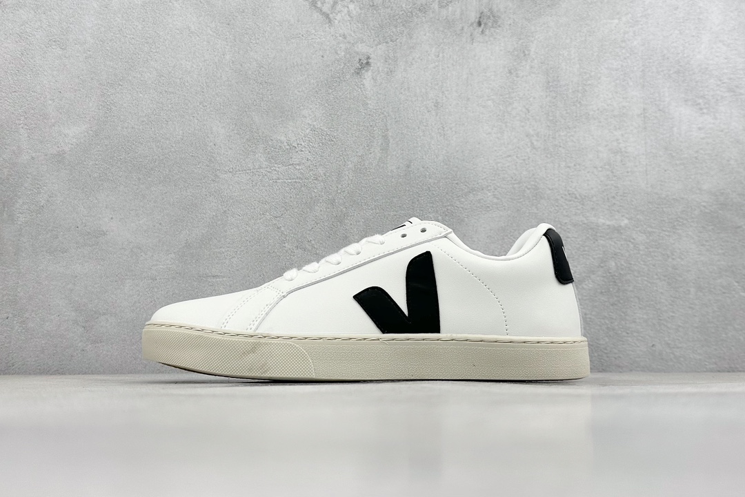 Veja Leather Extra Sneakers 法国国民V字经典小白板鞋