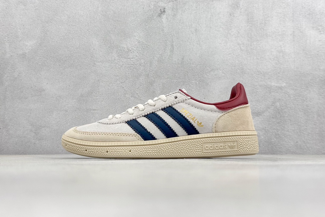 adidas originals Samba Handball Spezial 此款以简约大方的造型设计  IF3742