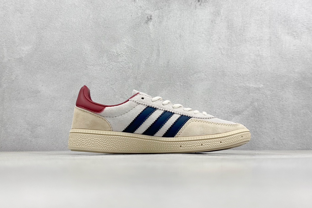 adidas originals Samba Handball Spezial 此款以简约大方的造型设计  IF3742