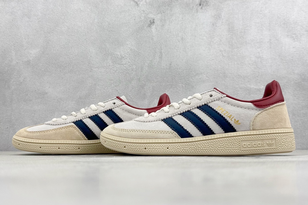 adidas originals Samba Handball Spezial 此款以简约大方的造型设计  IF3742