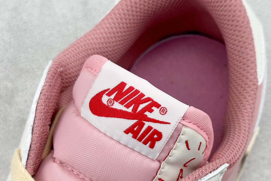 K版 Travis Scott x Air Jordan 1 Low 粉白 倒勾低帮 DM7866-600