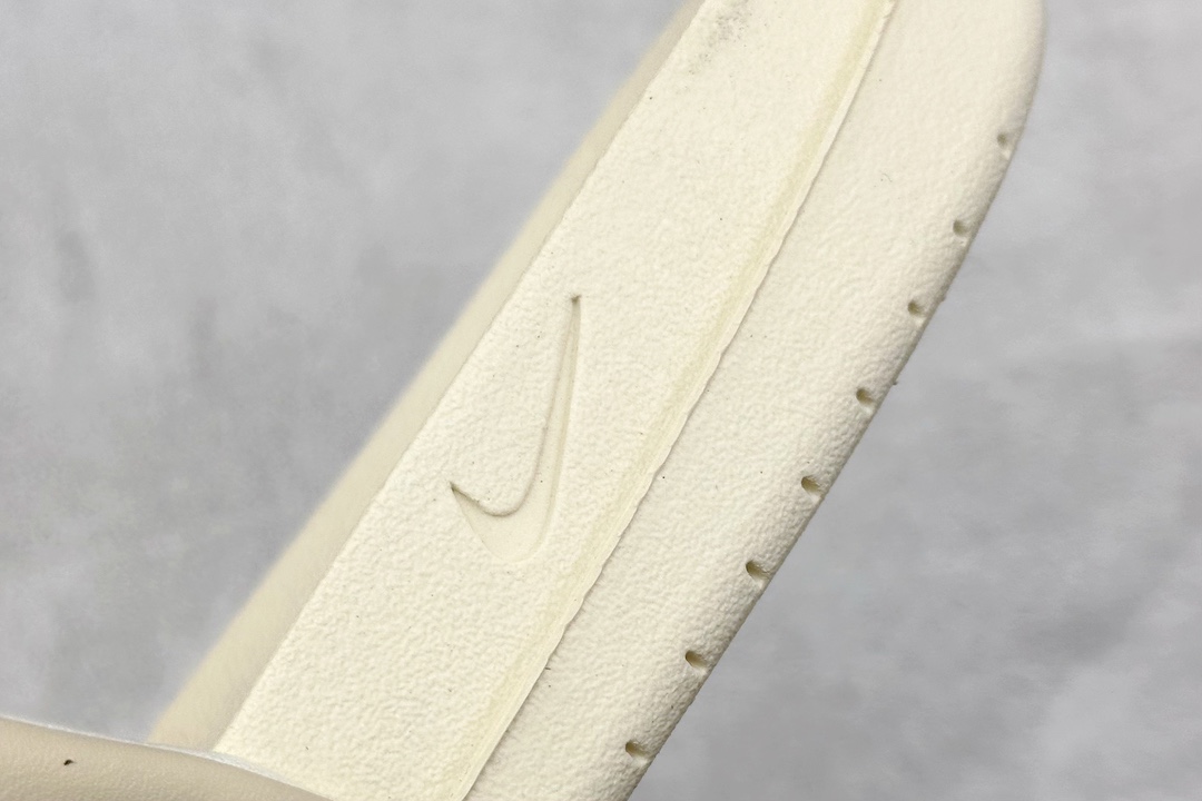 F版 Nike Offcourt Adjust Slides 夏季单品 魔术贴系列 室外沙滩休闲运动一字拖鞋 DV1033-100