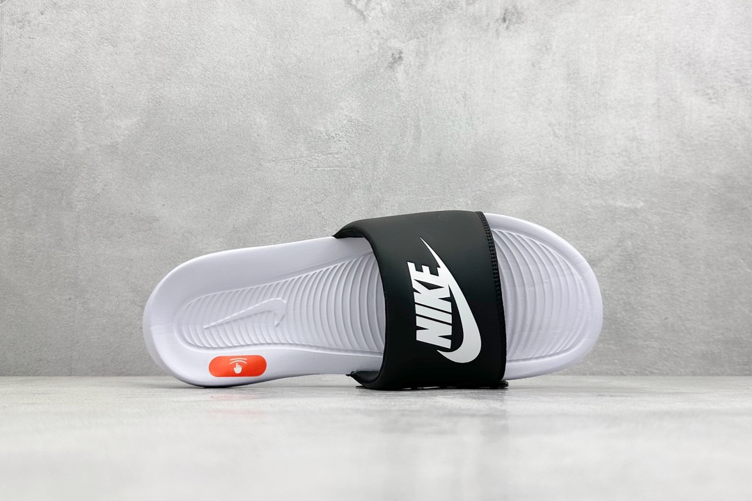 F版 Nike Offcourt Adjust Slides 夏季单品 魔术贴系列 室外沙滩休闲运动一字拖鞋 DD0228-100