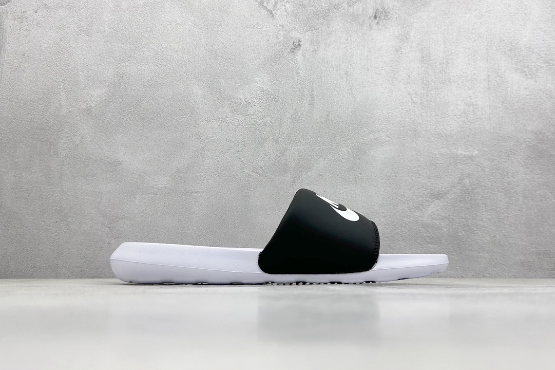 F版 Nike Offcourt Adjust Slides 夏季单品 魔术贴系列 室外沙滩休闲运动一字拖鞋 DD0228-100