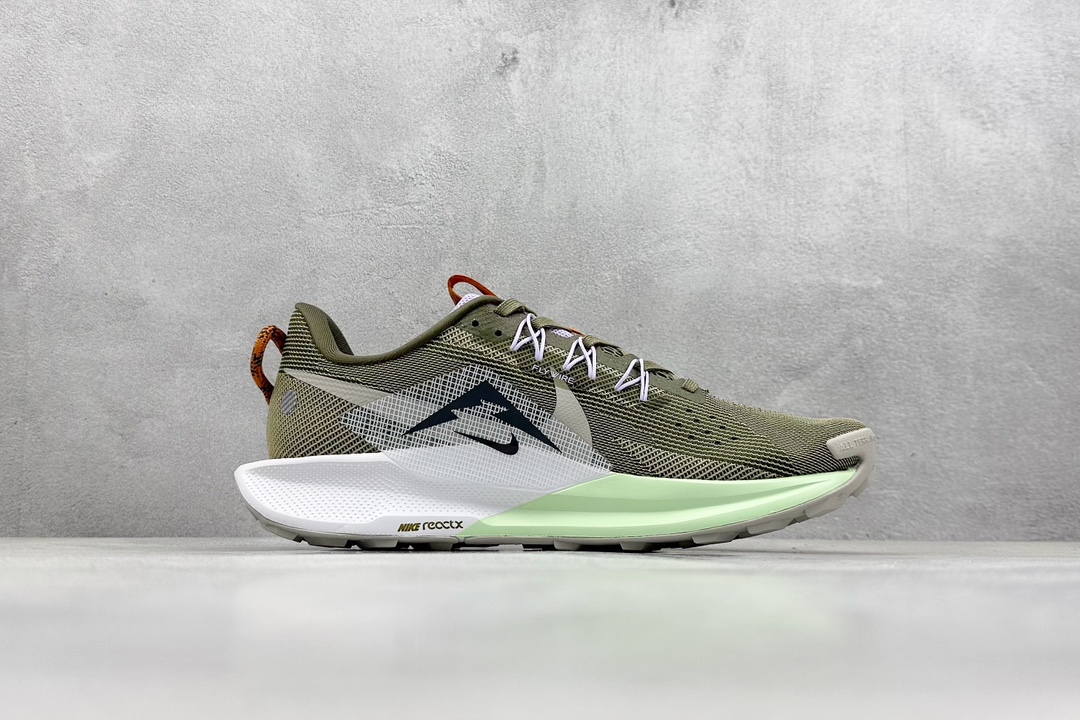 RS版 Nike PEGASUS TRAIL 5 登月飞马 透气网面 户外越野登山休闲运动跑步鞋货号：D