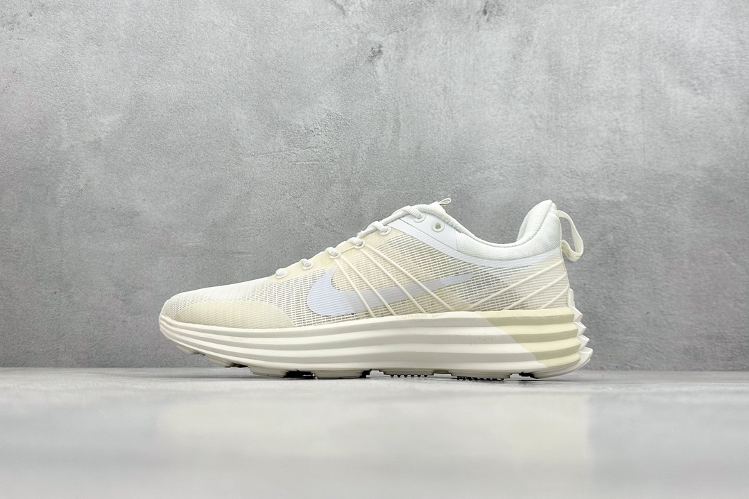 Nike Runar Roam 登月网面透气跑步鞋 DV2440-100