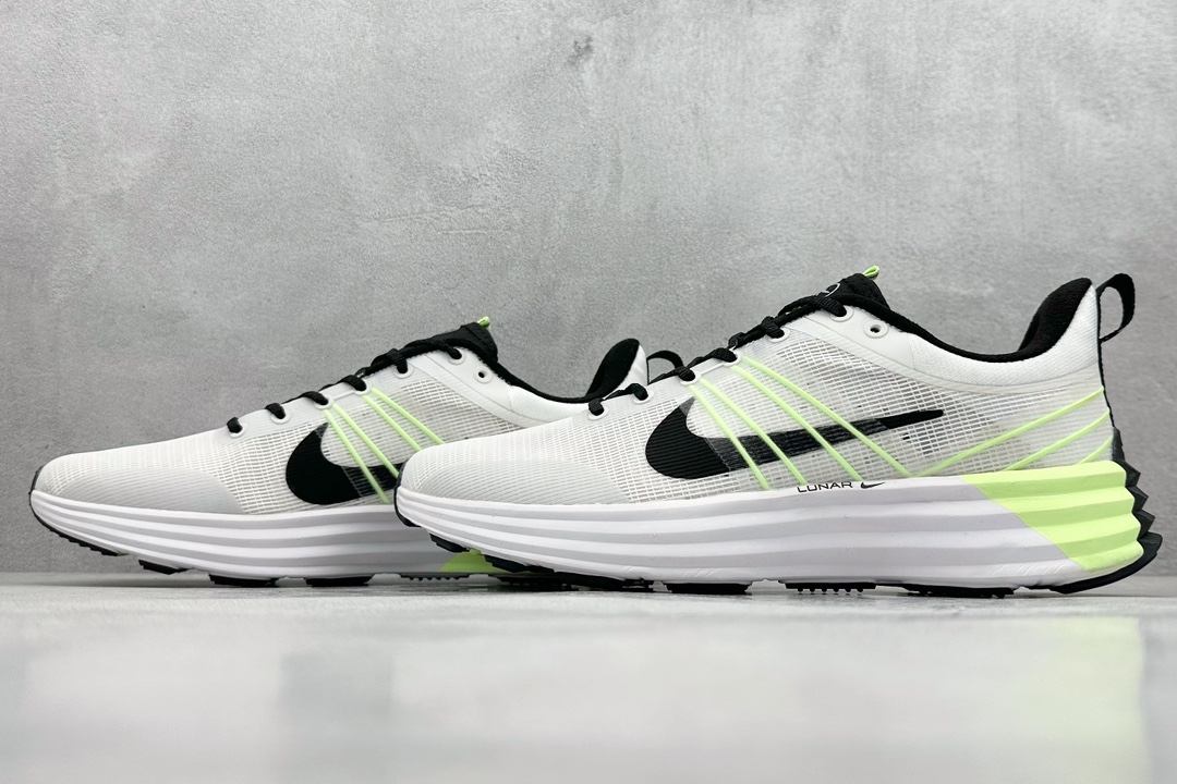 Nike Runar Roam 登月网面透气跑步鞋 HJ8999-100