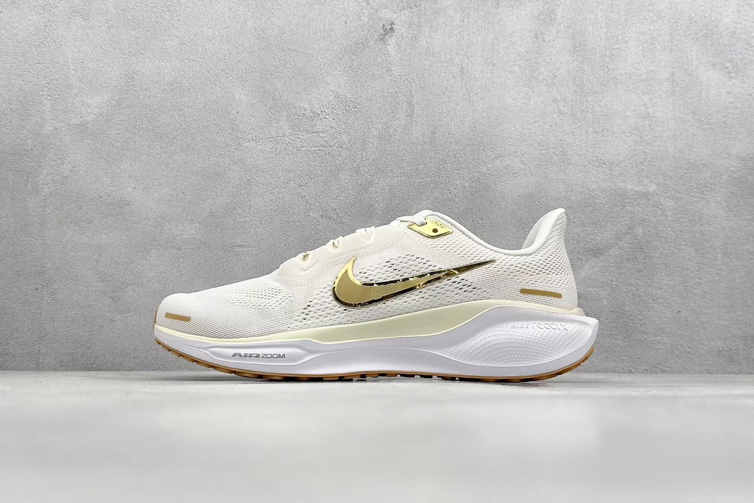 RS版 NK Air Zoom Pegasus 41鞋面采用外层由韧性纱线+内层网眼布的设计，在确保稳定