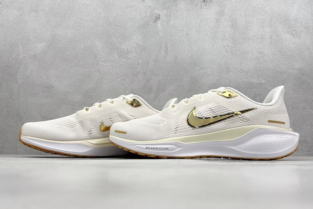 RS版 NK Air Zoom Pegasus 41鞋面采用外层由韧性纱线+内层网眼布的设计，在确保稳定