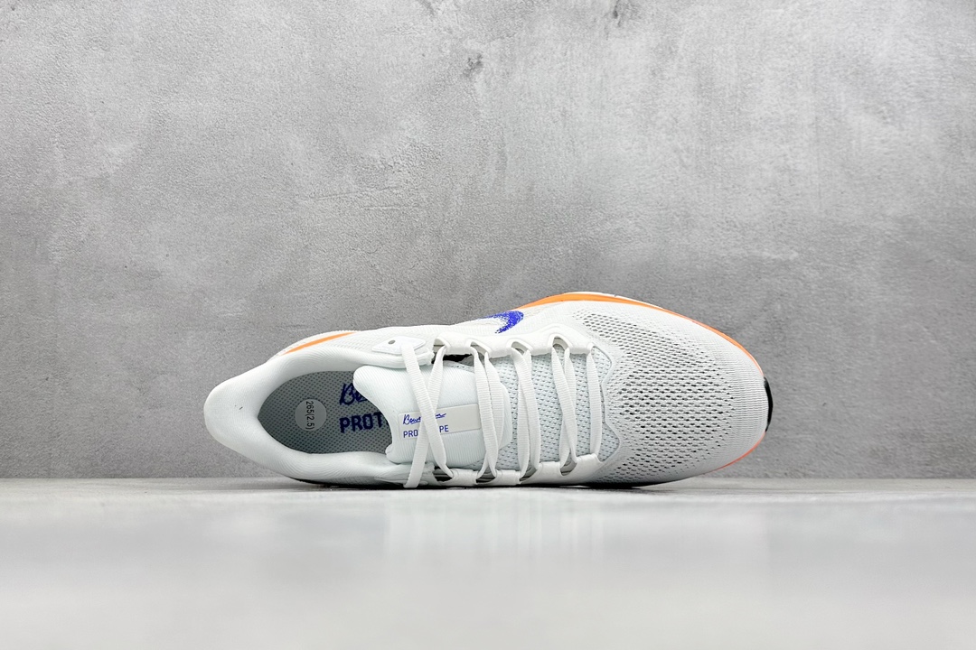 RS版 NK Air Zoom Pegasus 41鞋面采用外层由韧性纱线+内层网眼布的设计，在确保稳定