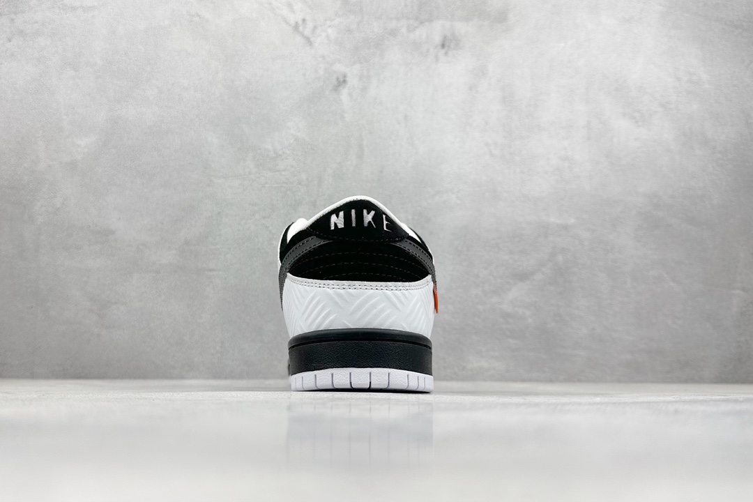 ST版 NIKE SB Dunk Low x TIGHTBOOTH ”Black and White” 黑白 FD2629-100