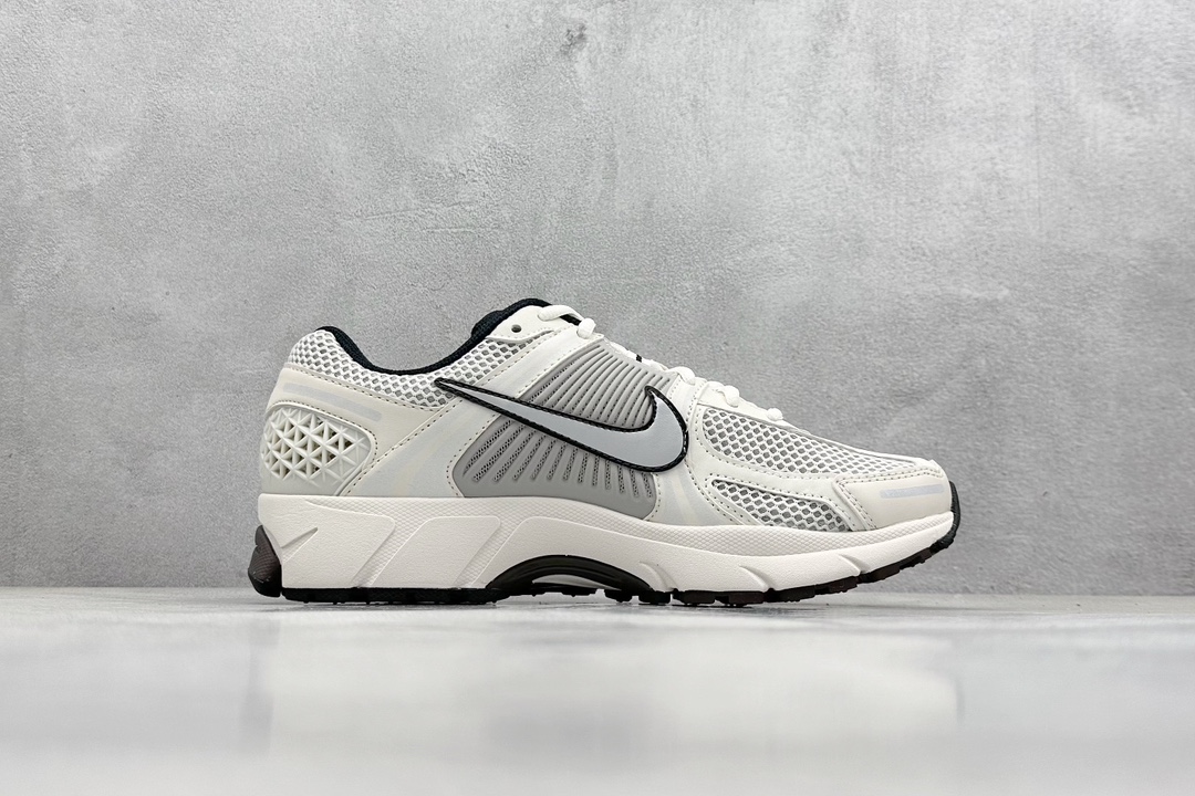 AC版 Nike Air Zoom Vomero 5“PHANTOM”米银色 FJ2028-001