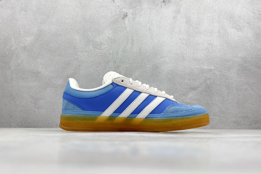 S2 坏痞兔Bad Bunny x AD Gazelle Indoor Trainers ”Benito”羚羊内训系列低帮复古百搭休闲运动德训风板鞋“联名白蓝变形鞋头” IF9734