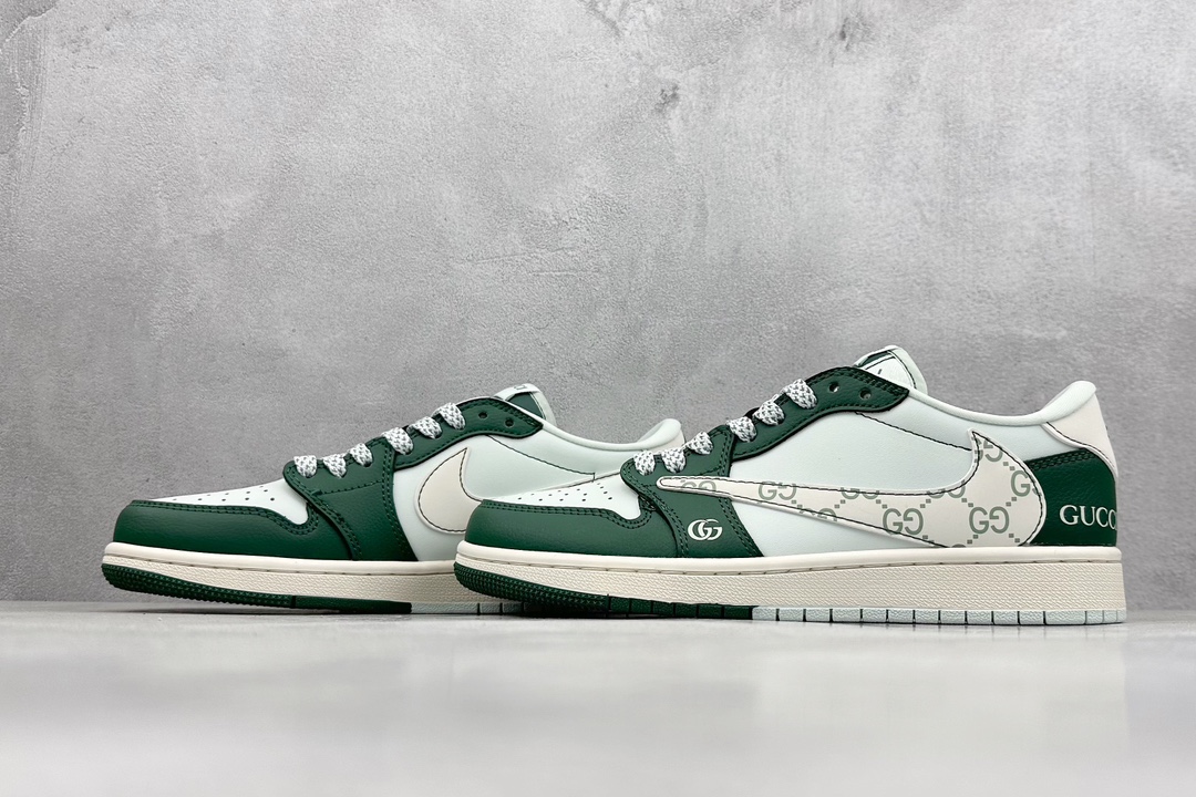 is Scott x Nike Air Jordan 1 Low x GUCCI 三方联名 Air Jordan 1 Low 反转浅蓝绿倒钩 JJ5288-008