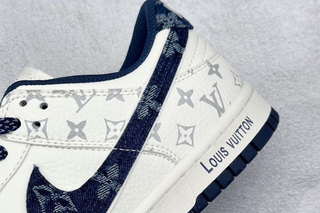 Nike SB Dunk Low x Louis Vuitton 白宝蓝印花 FC1688-123