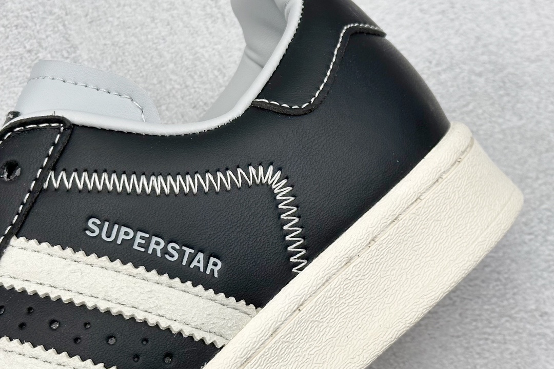 riginals Superstar 贝壳头 采用全新头层拼接皮革材质 IF1780