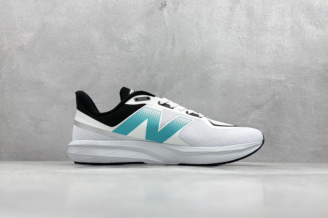 New Balance FuelCell SuperComp Trainer V2 新百伦NB系列超轻量化低帮休闲运动慢跑鞋   MFLSHBW7