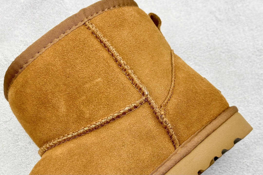 UGG CLASSIC MINI 官方经典款 羊皮毛一体高品质 15MM外跟+2CM内增高 短筒雪地靴