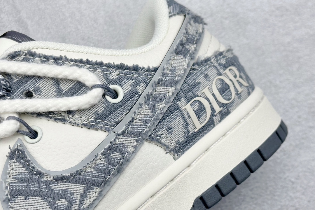 Nike SB Dunk Low x DIOR 白浅蓝牛仔布绑带满天星 SJ2068-285