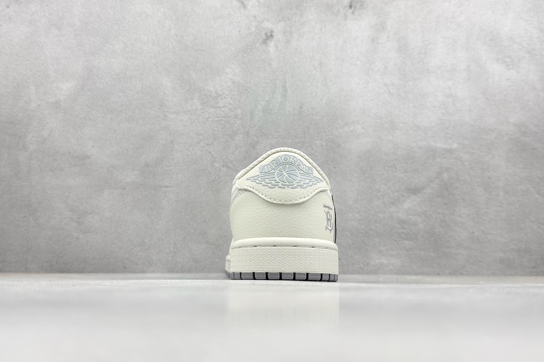 Fragment x Travis Scott x 巴宝莉 Air Jordan 1 Low 三方联名倒钩 DM7866-022