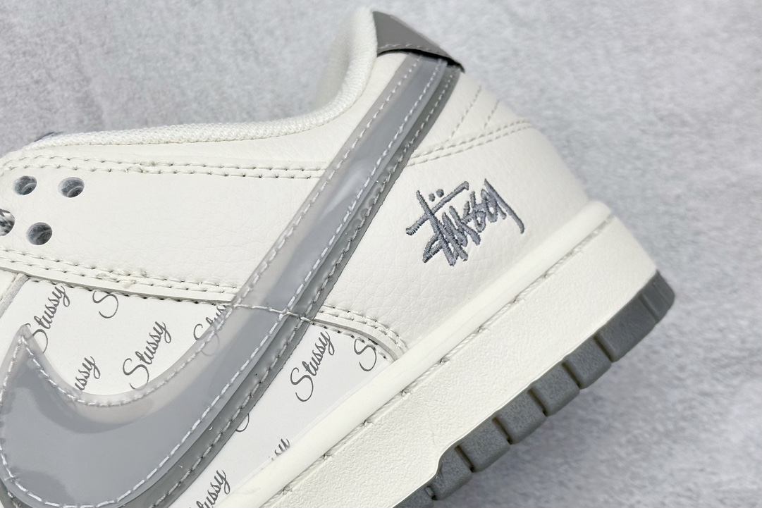 Nike SB Dunk Low x Stussy 白灰幻影双钩满天星 XX2025-206