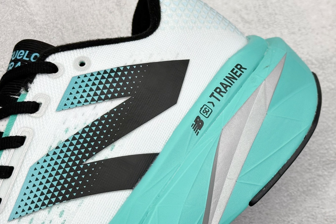 New Balance NB Fresh Foam 舒适耐磨低帮跑步鞋 MRCXLW4