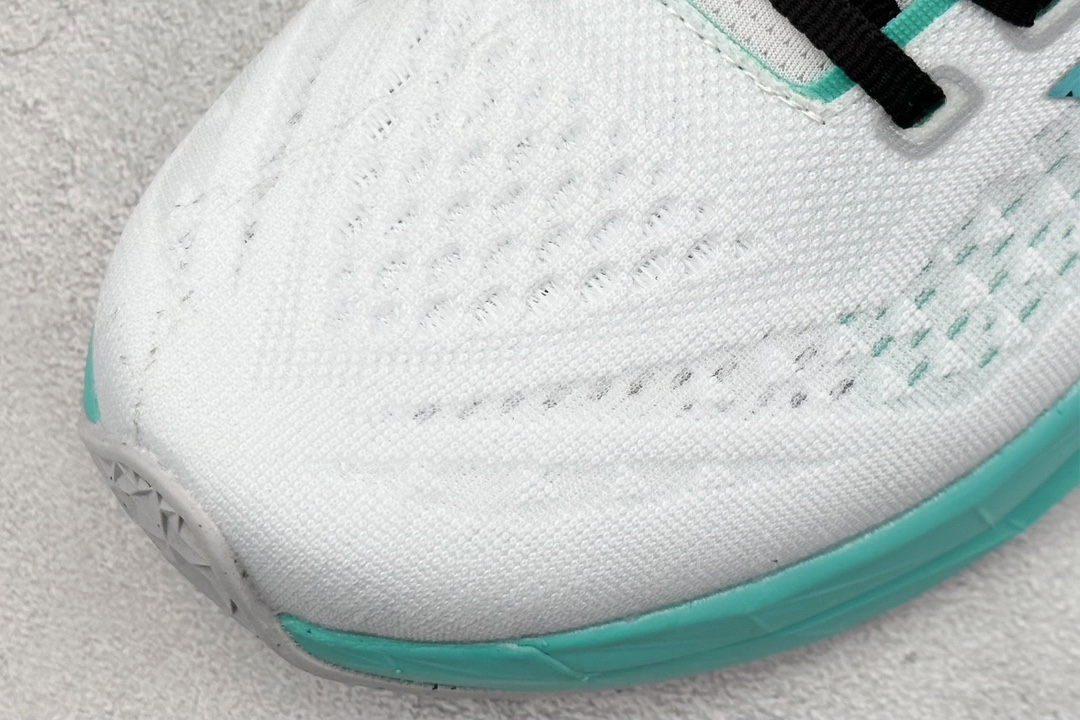 New Balance NB Fresh Foam 舒适耐磨低帮跑步鞋 MRCXLW4