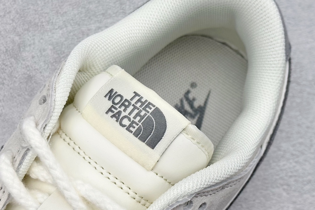 Nike SB Dunk Low x The North Face 白灰双钩 SJ1089-009