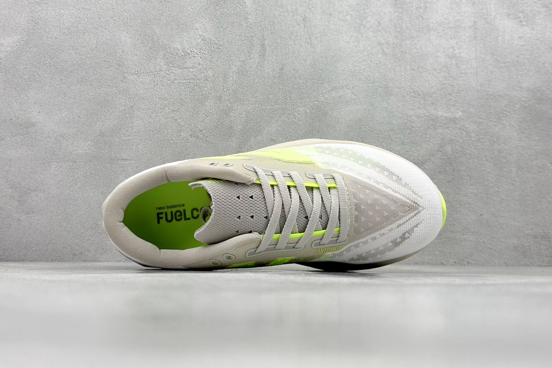 New Balance FuelCell Rebel V4 低帮防滑耐磨百搭休闲跑步鞋  MFCXLUM