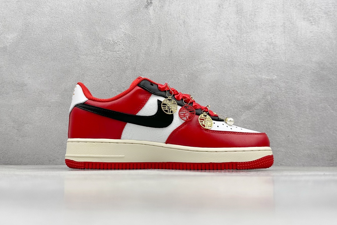 K13版 Nike Air Force 1 Low CNY龙年限定飞龙引 黑白红  FN7439-133