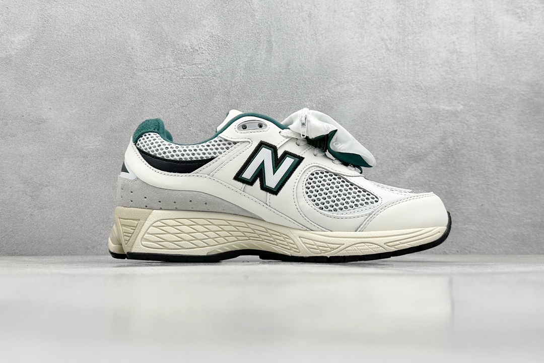 RA版 NewBalance 2002R 口袋款 复古单品 NewBalance2002R经典的配色 M2002RVD