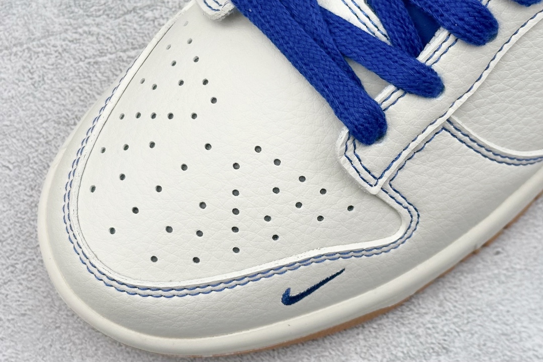 A NIKE SB Dunk Low x Champion 冠军白宝蓝  XX9923-023