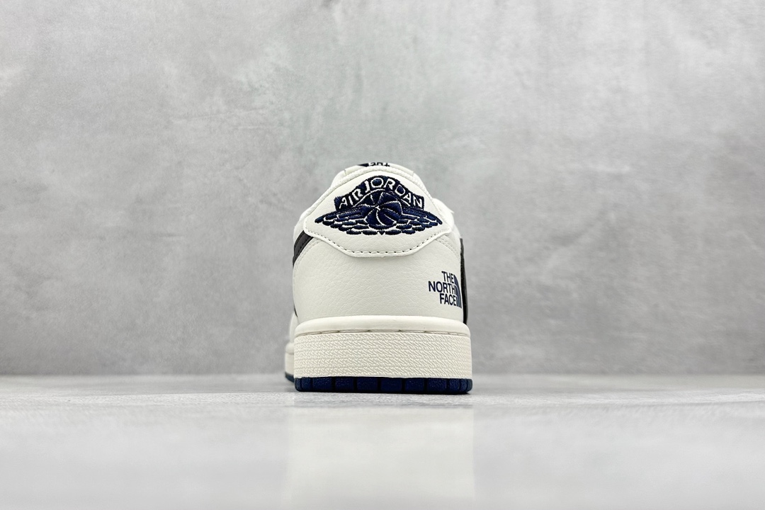 Fragment x Travis Scott x 北面 Air Jordan 1 Low 三方联名倒钩 XY2688-110