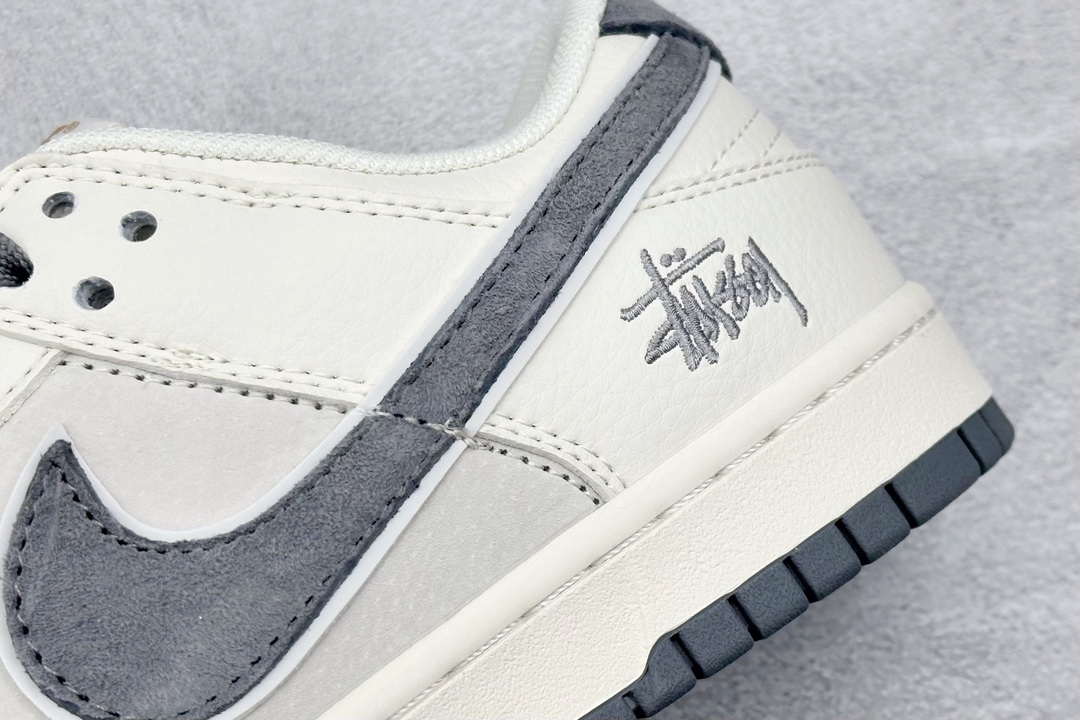 Nike SB Dunk Low x Stussy 米灰小钩 XX2025-888