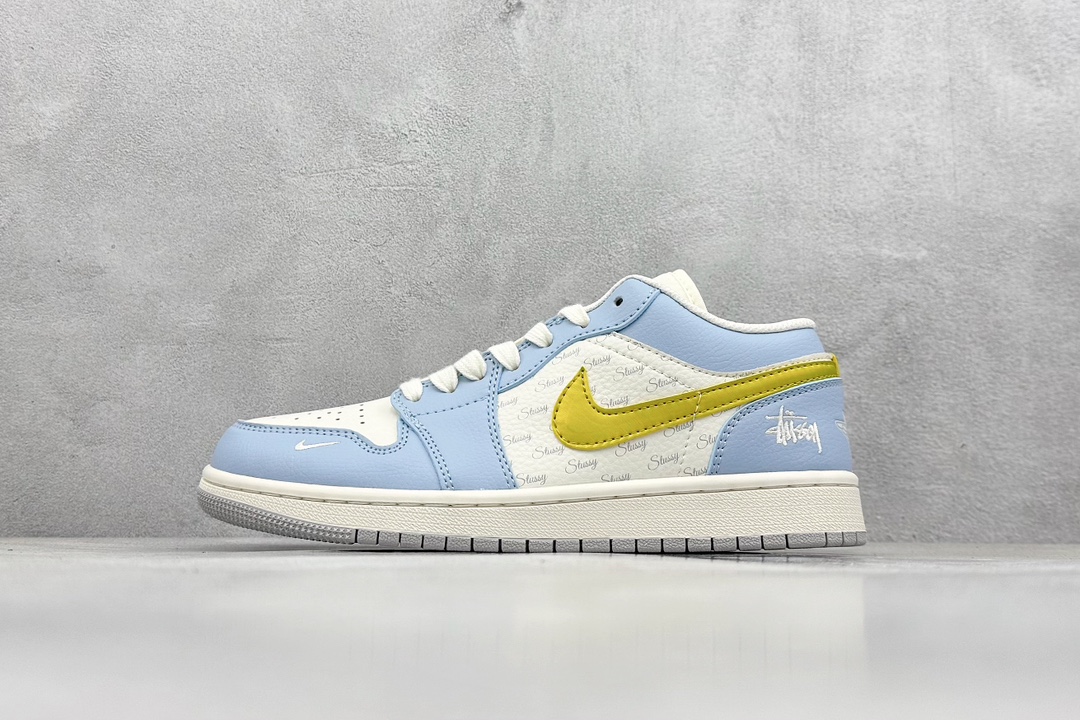 Air Jordan 1 Retro Low x Stussy 斯图西米白蓝黄钩印花 WG8850-007